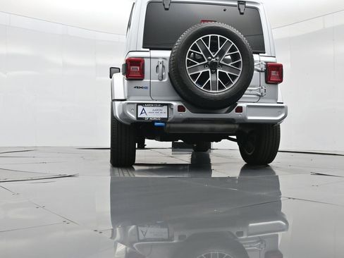 Used 2022 Jeep Wrangler Unlimited Sahara image 54