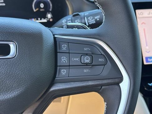 New 2027 Jeep Grand Cherokee Limited AWD/4WD image 26