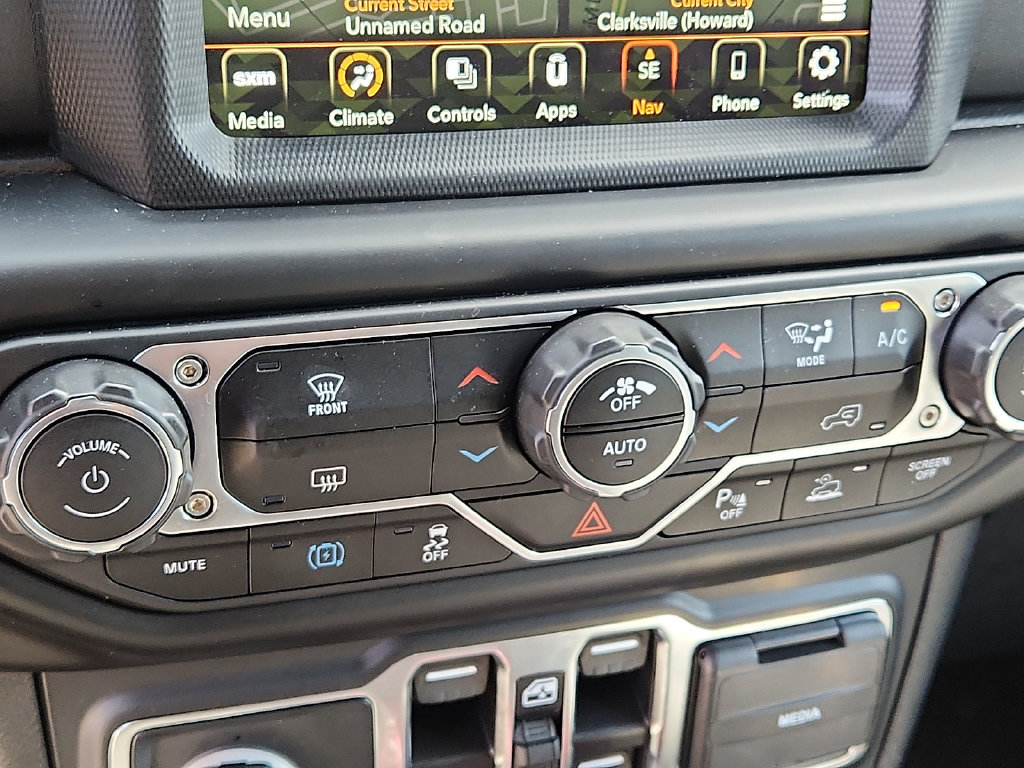 Used 2022 Jeep Wrangler Unlimited Sahara w/ Safety Group AWD/4WD image 15