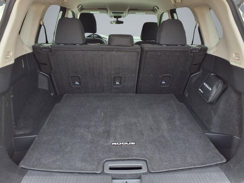 Used 2025 Nissan Rogue S image 13