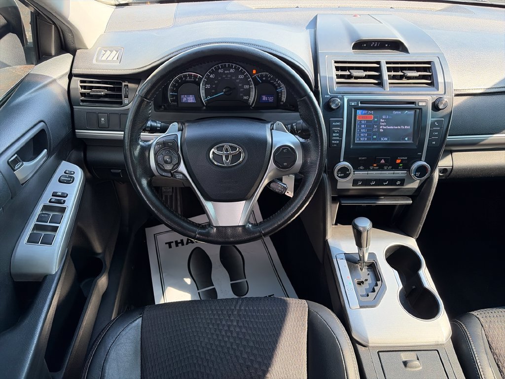 Used 2012 Toyota Camry SE FWD image 11