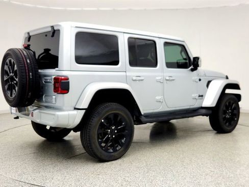 Used 2022 Jeep Wrangler Unlimited Sahara AWD/4WD image 5