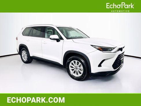 Used 2025 Toyota Grand Highlander AWD image 1