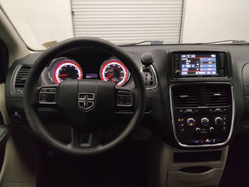 Used 2019 Dodge Grand Caravan SE w/ UConnect Hands-Free Group FWD image 22
