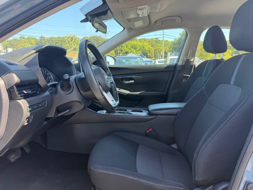 Used 2024 Nissan Sentra SV FWD image 9