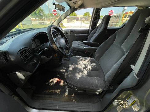 Used 2005 Dodge Caravan SE w/ Popular Equipment Group FWD image 17