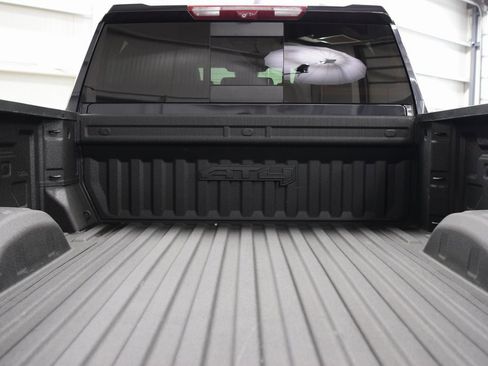 Used 2024 GMC Sierra 2500 AT4 w/ AT4 Premium Plus Package image 21