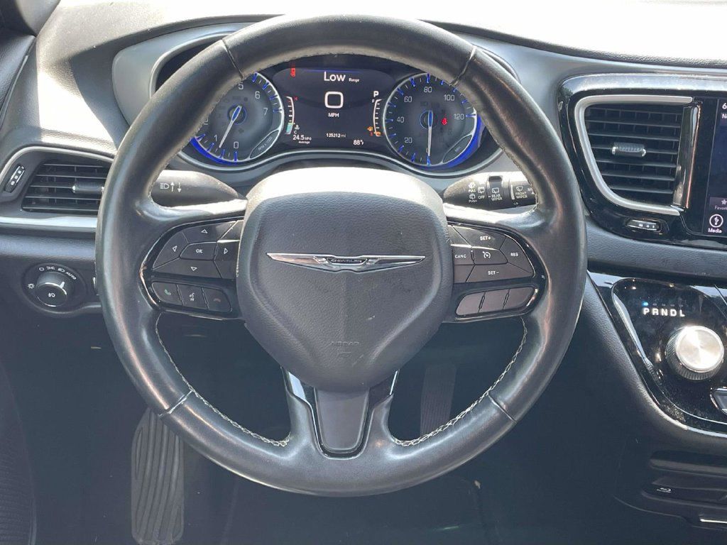 Used 2020 Chrysler Pacifica Touring-L Plus w/ S Appearance Package FWD image 18