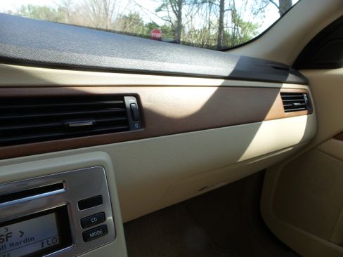 Used 2009 Volvo XC70 3.2 image 12