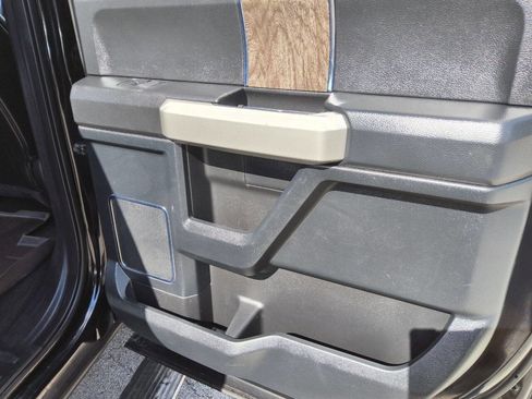 Used 2018 Ford F250 Lariat w/ Lariat Ultimate Package AWD/4WD image 30