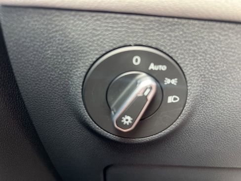 New 2025 Volkswagen Taos S image 18