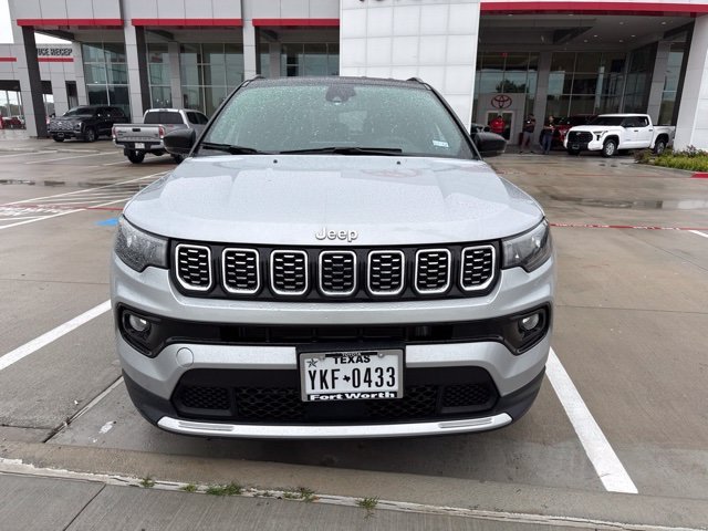 Used 2025 Jeep Compass Limited AWD/4WD image 8