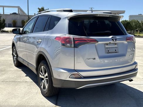 Used 2018 Toyota RAV4 XLE image 10