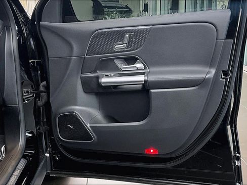 Used 2025 Mercedes-Benz GLA 250 image 22