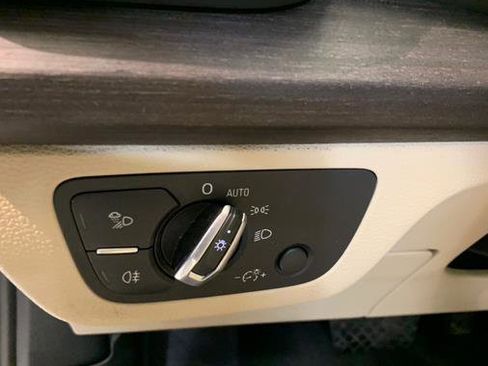 Used 2023 Audi Q5 2.0T Premium w/ Convenience Package image 20