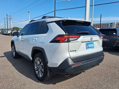 Used 2023 Toyota RAV4 XLE Premium FWD image 4