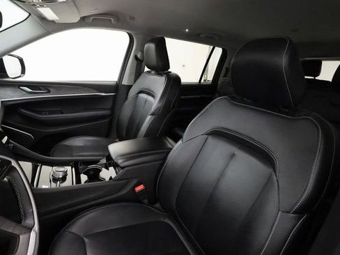 Used 2022 Jeep Grand Cherokee L Limited image 12