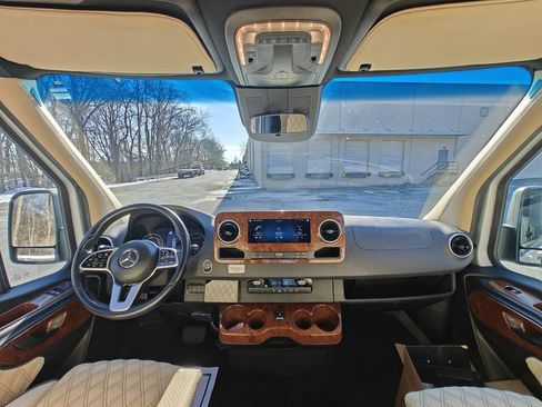 Used 2020 Mercedes-Benz Sprinter 3500 w/ Windows All Around Package image 26