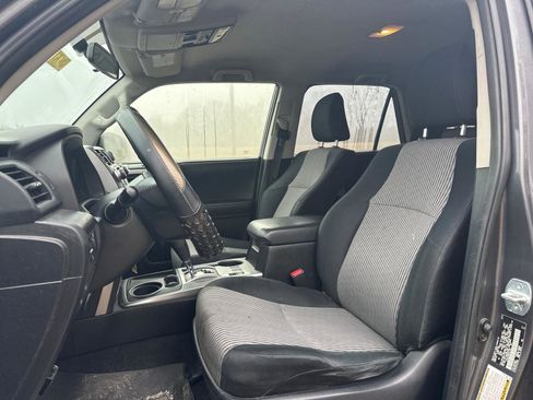 Used 2014 Toyota 4Runner SR5 image 3