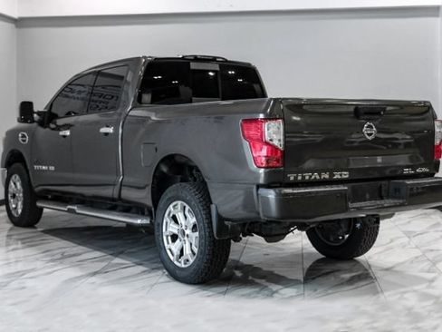 Used 2016 Nissan Titan SL AWD/4WD image 11