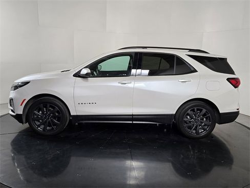 Used 2022 Chevrolet Equinox RS w/ RS Leather Package image 3