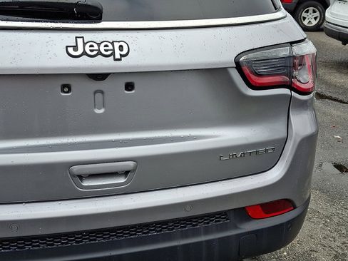 Used 2018 Jeep Compass Limited w/ Navigation Group image 16