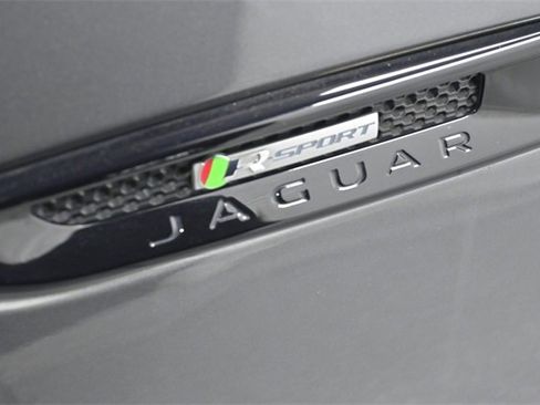 Used 2017 Jaguar F-PACE R-Sport image 11