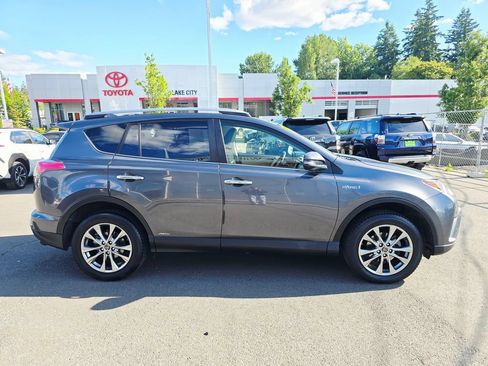 Used 2018 Toyota RAV4 Limited w/ Carpet Mat Package AWD/4WD image 8