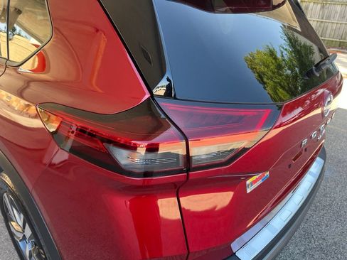 Certified 2023 Nissan Rogue SL w/ SL Premium Package AWD/4WD image 35
