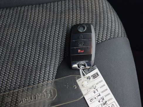 Used 2017 Kia Niro LX image 34