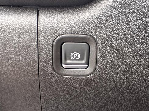 Used 2025 Chevrolet Silverado 1500 Custom image 10