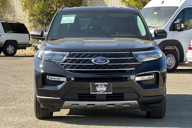 Used 2023 Ford Explorer XLT w/ Equipment Group 202A AWD/4WD image 9