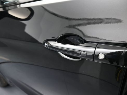 Used 2024 Chrysler Pacifica Limited w/ S Appearance Package image 40