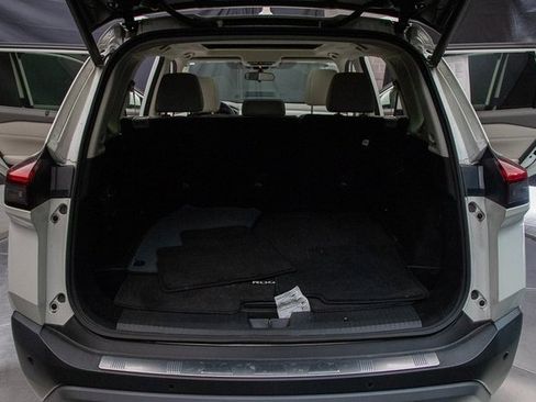 Used 2023 Nissan Rogue SV w/ SV Premium Package image 19