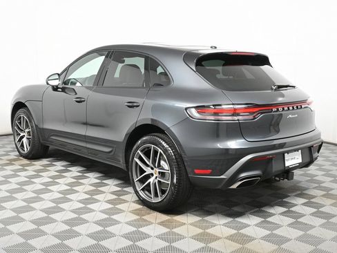 Certified 2025 Porsche Macan image 3