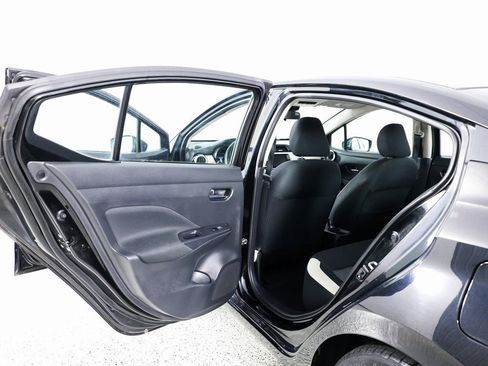 Used 2021 Nissan Versa SV image 16