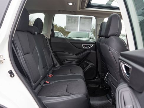 Used 2023 Subaru Forester Premium image 18