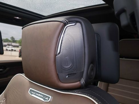 New 2026 GMC Yukon XL Denali Ultimate w/ LPO, Floor Liner Package AWD/4WD image 11