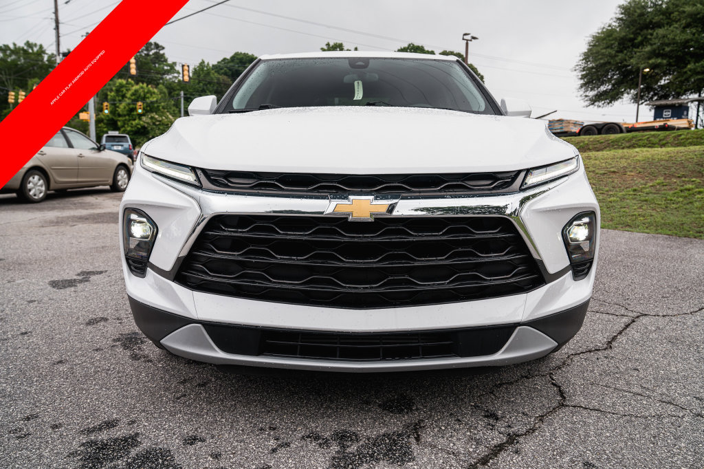 Used 2023 Chevrolet Blazer LT FWD image 2