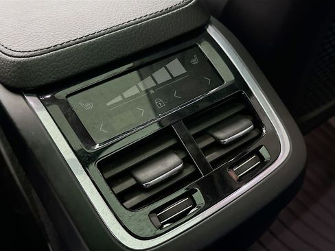 Used 2022 Volvo XC90 T5 Momentum w/ Advanced Package image 28