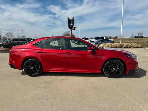 Certified 2025 Toyota Camry SE image 2