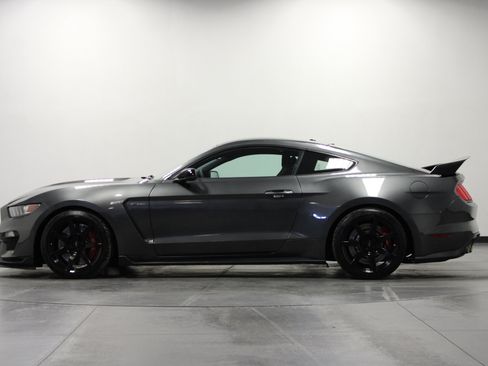 Used 2017 Ford Mustang Shelby GT350R w/ GT350R Equipment Group 920A RWD image 7