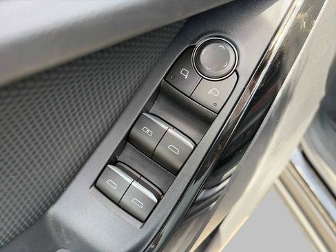 New 2026 Chevrolet Equinox RS w/ Convenience Package III FWD image 16