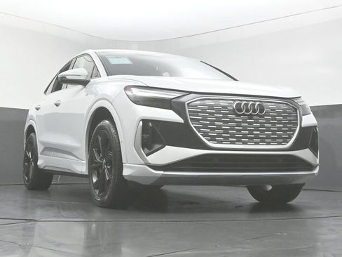 Used 2023 Audi Q4 e-tron Premium Plus AWD/4WD image 53