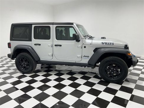 Used 2023 Jeep Wrangler Unlimited image 6