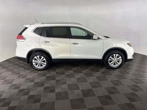 Used 2014 Nissan Rogue SV w/ SV Premium Package AWD/4WD image 4