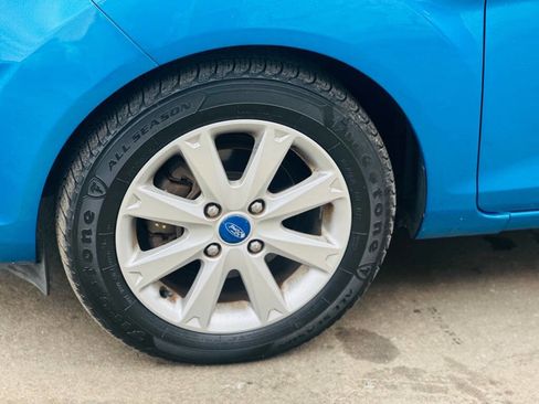 Used 2012 Ford Fiesta SE image 4