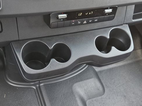 Used 2023 Mercedes-Benz Sprinter 3500 image 27