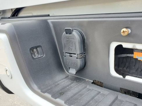 Used 2019 Chevrolet Colorado Z71 AWD/4WD image 11