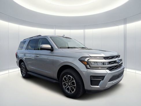 Used 2024 Ford Expedition XLT AWD/4WD image 1